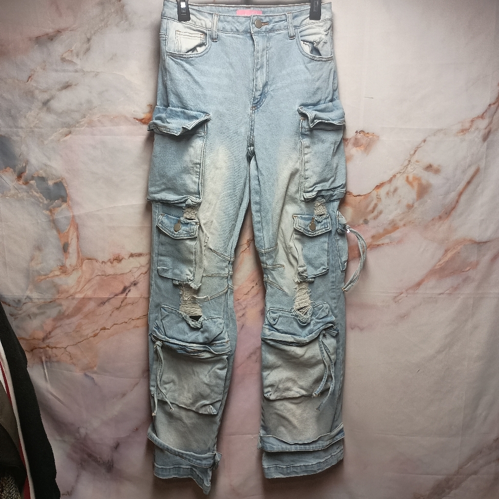 Lilly's Kloset Y2K Distressed Lightwash Cargo‎ Jeans